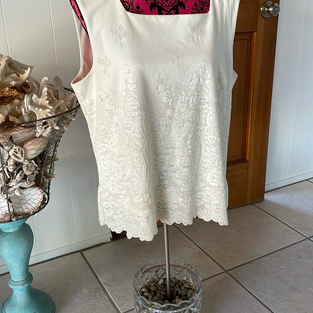 Coldwater Creek Cream Two piece set, Sleeveless Top/ Cardigan. - Picture 4 of 11